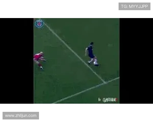 足球比赛中的长传与短传配合技巧