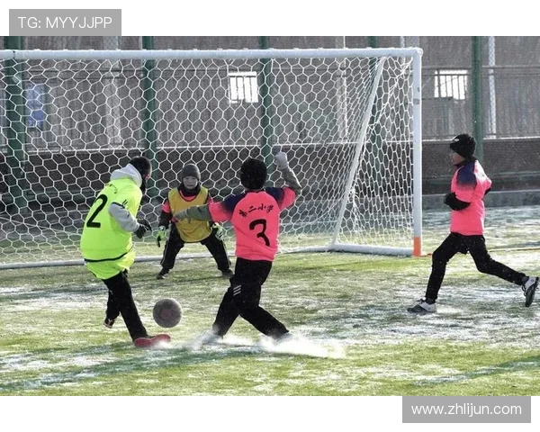 足球赛事中的观众互动，如何增强比赛的娱乐性